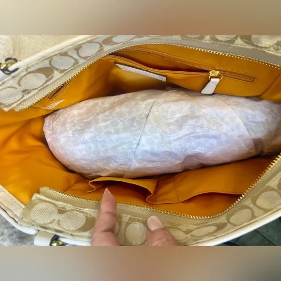 Coach Park Carrie Signature Light Khaki Parchment Beige Leather Weekender Tote - Picture 12 of 12